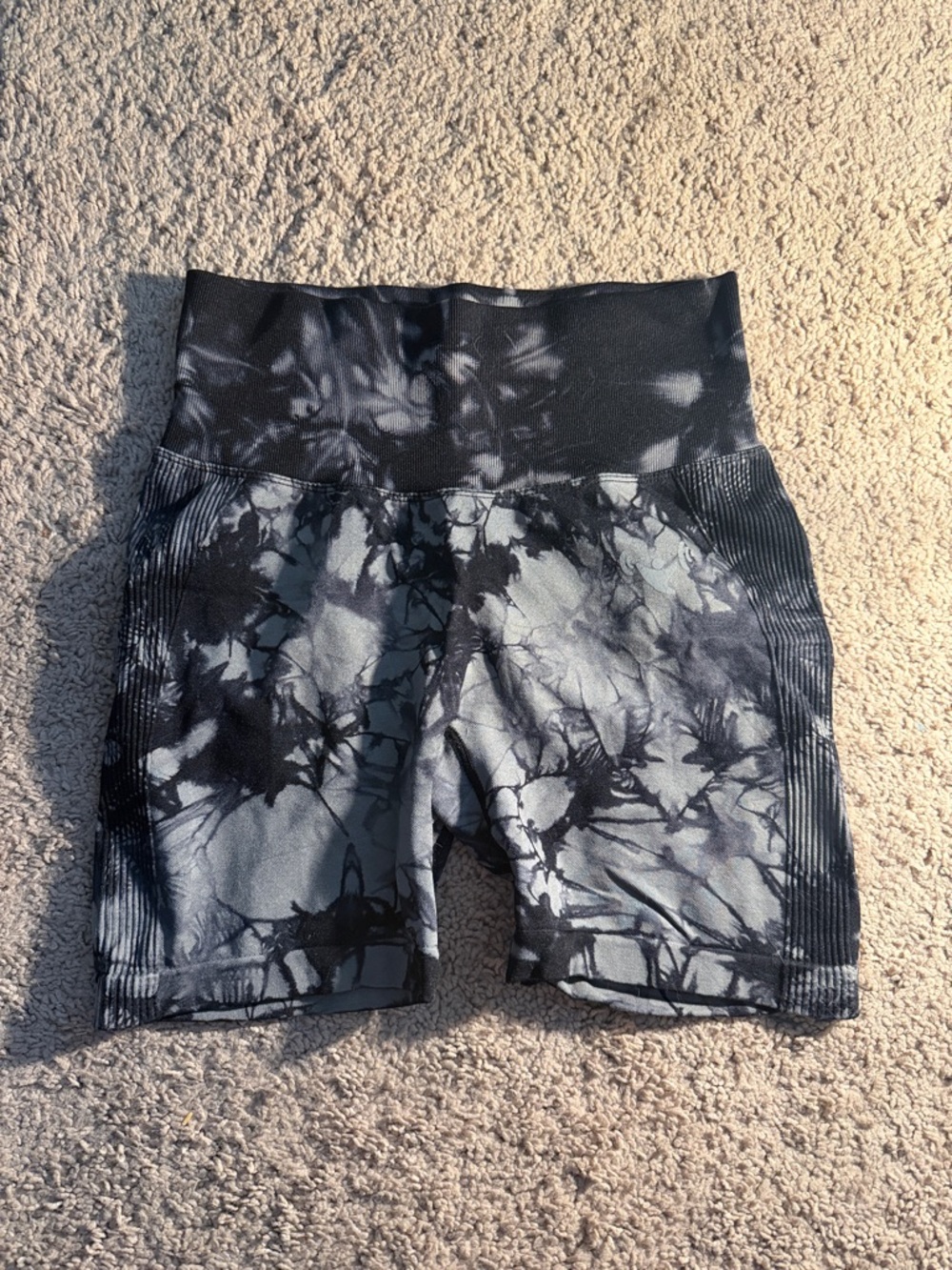 High-Waist Tie-Dye Bike Shorts in Black and Gray